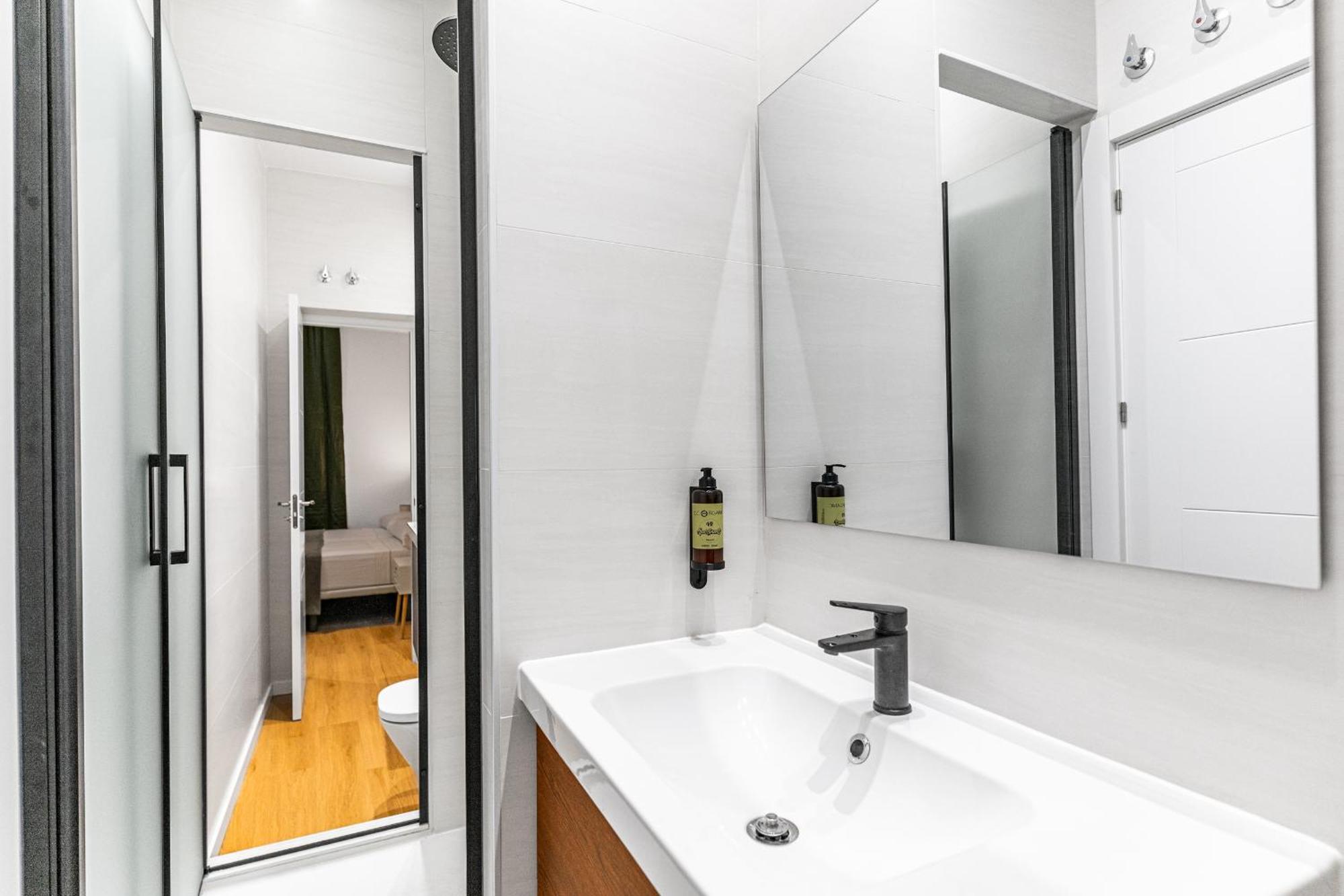 Vr Jeronima Apartments มาดริด ภายนอก รูปภาพ