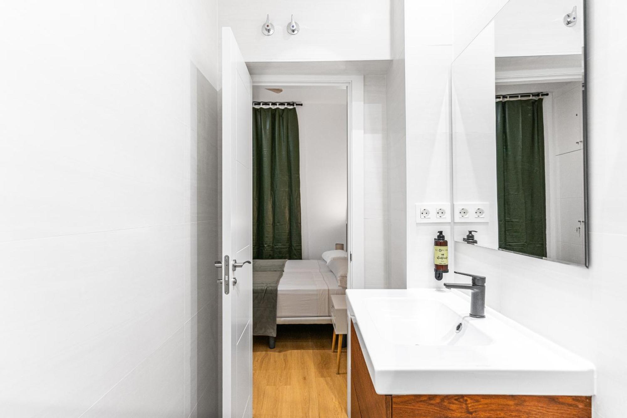 Vr Jeronima Apartments มาดริด ภายนอก รูปภาพ